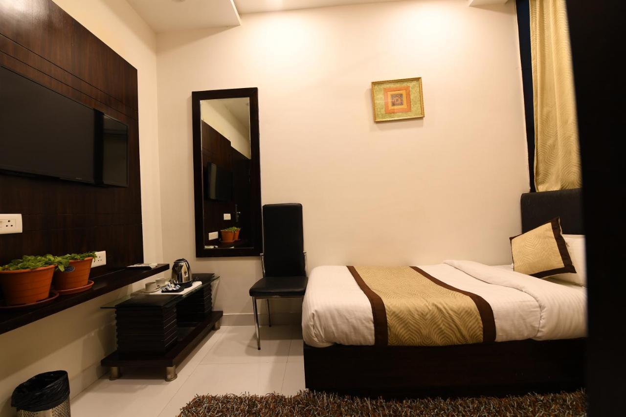 Madhav Muskan Residency Mathura Exterior photo