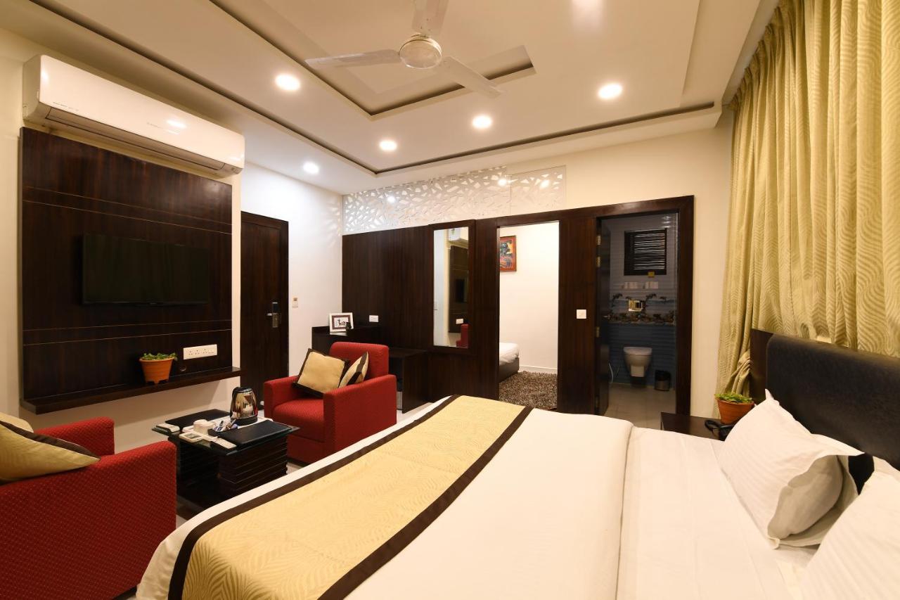 Madhav Muskan Residency Mathura Exterior photo